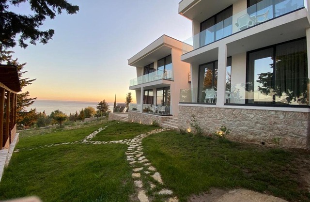 Summer Wine Boutique Hotel