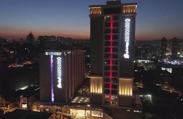 Summit Hotel Monaco