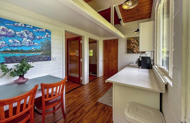 Sun kissed 1-bedroom apartment minutes from Hawi.