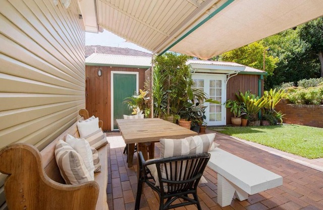 'Sunfields' Garden Hideaway between Beaches and CBD