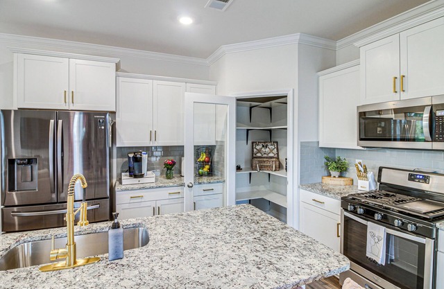 Sunlit Lake Wylie Townhouse: 10 Mi to Carowinds!