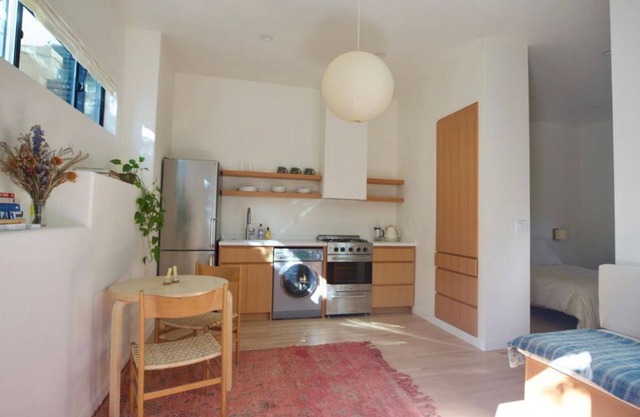 Sunlit Silver Lake Studio for the Holidays