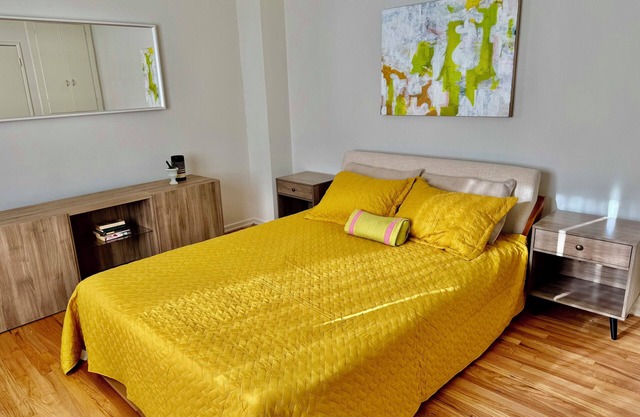 Sunny, Peaceful, Large, Clean 1 BR in Excellent Location