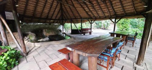 Sunny Rock - sleeps 8