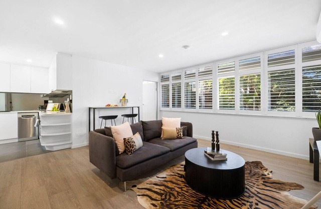 Sunny Rushcutters Bay Apartment
