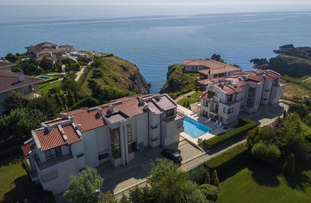 Sunrise Apartments