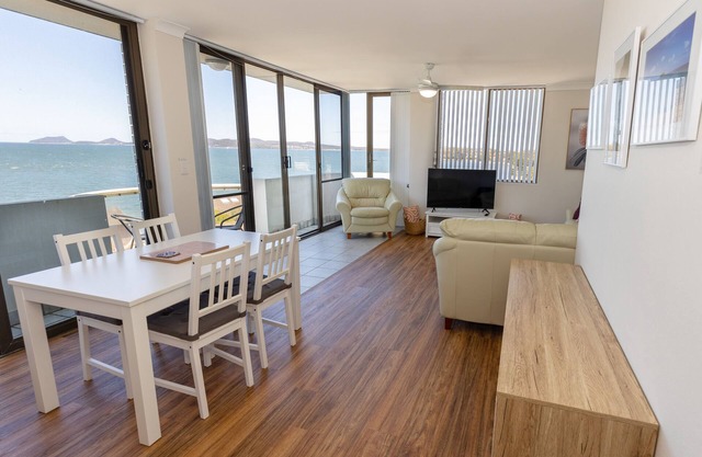 Sunrise @ the Point - Lovely 2 bedroom unit with Pool
