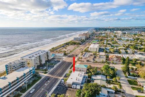 Sunset Beach Suites at Madeira Beach! Pet Friendly Beach Getaway!- Suite 1