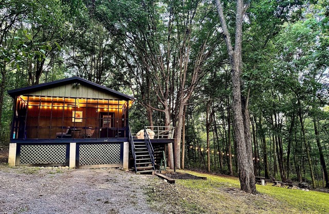 Sunset Hill, rustic retreat just minutes from the town of New Market