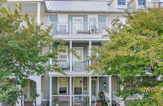 Sunset Island 24 Canal Side Mews West