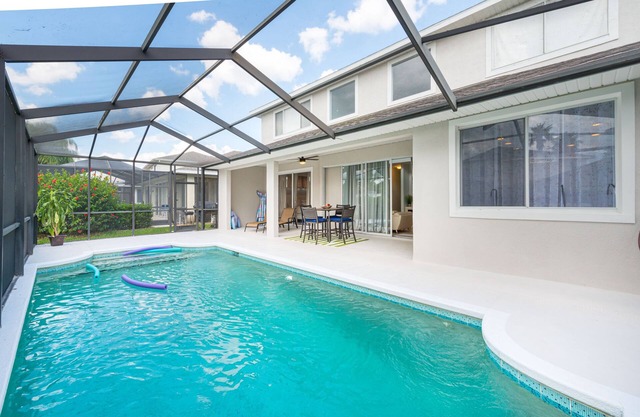 Sunset Lakes> 6/4> Pool> Game Room 8PPL