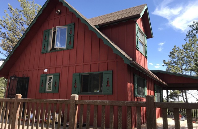 Sunset Pines Cabin - breathtaking views w/hot tub