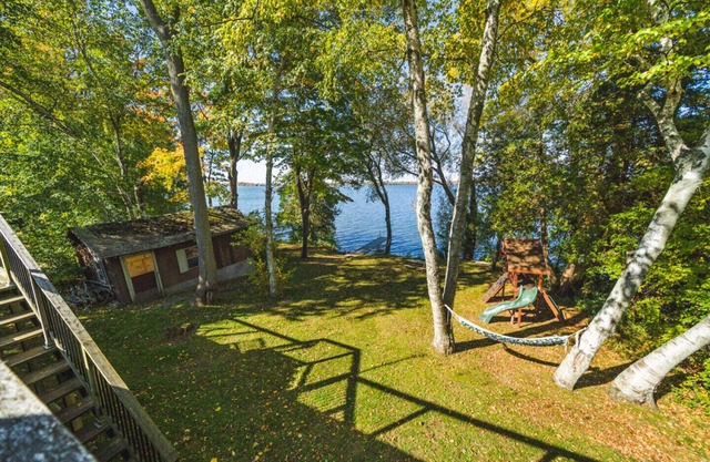 Sunset Surf Cottage - Picton, Ontario, Canada