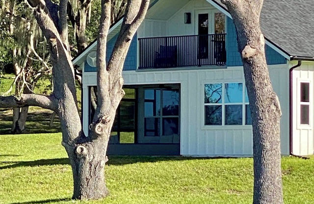 Sunsets at Cherry Lake-2 bedroom lake front cottage