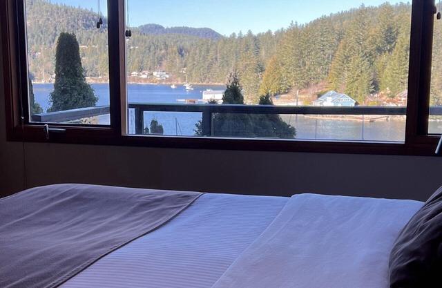 Sunshine Coast Resort Hotel & Marina