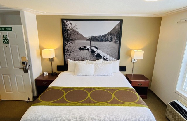 Super 8 by Wyndham 100 Mile House