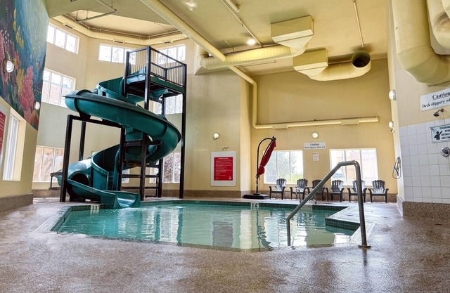 Super 8 by Wyndham Edmonton South