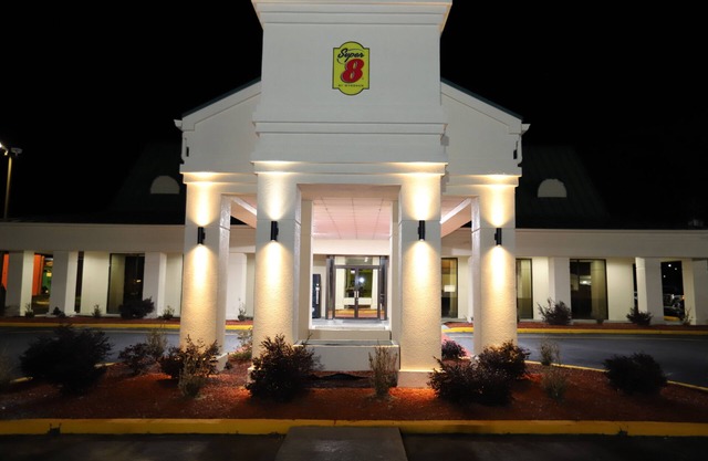 Super 8 by Wyndham Florence SC I-95 North/Hwy 76