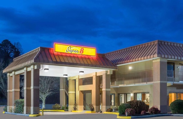 Super 8 by Wyndham Knoxville North/Powell