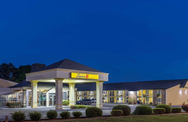 Super 8 by Wyndham McDonough GA