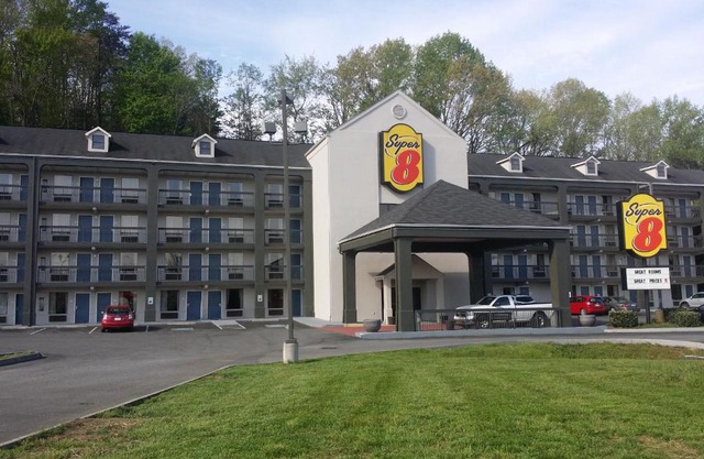 Super 8 by Wyndham Pigeon Forge-Emert St