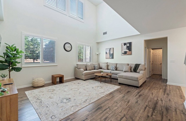 Super Cozy 5-Bedroom 2 living room Family Getaway