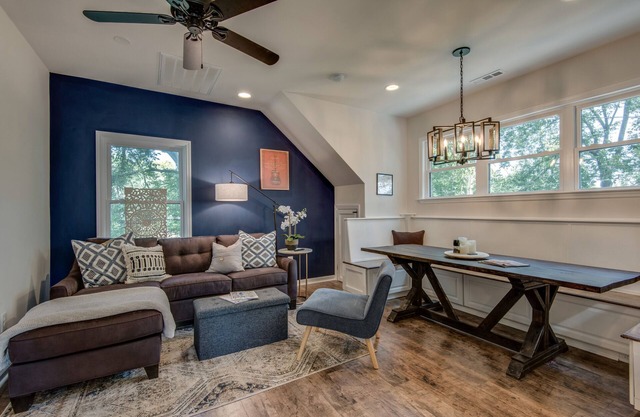 Super trendy East Nashville Suite DOWNTOWN!
