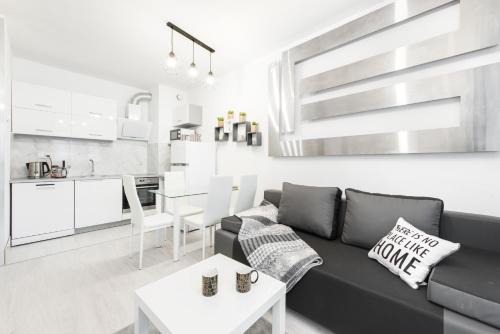 SuperApart Augustówka 73 "Sleek 1BR Home with Balcony & Pet-Friendly"