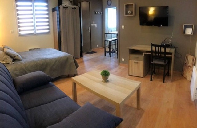 Superb, fully-equipped "Cocoon 3*" studio near the sea