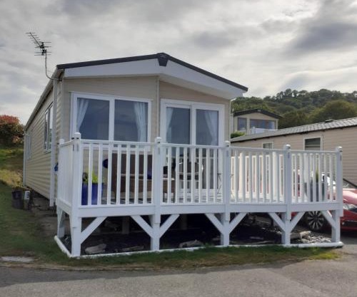 Superb position 2 bedroom Caravan Newquay Wales