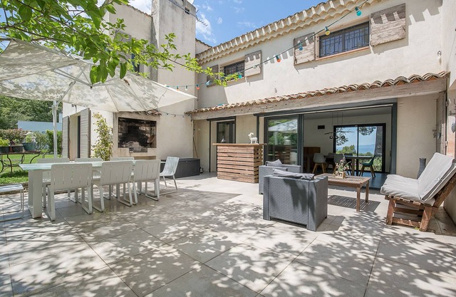 SUPERB VILLA-CAMPAIGN OF AIX EN PROVENCE
