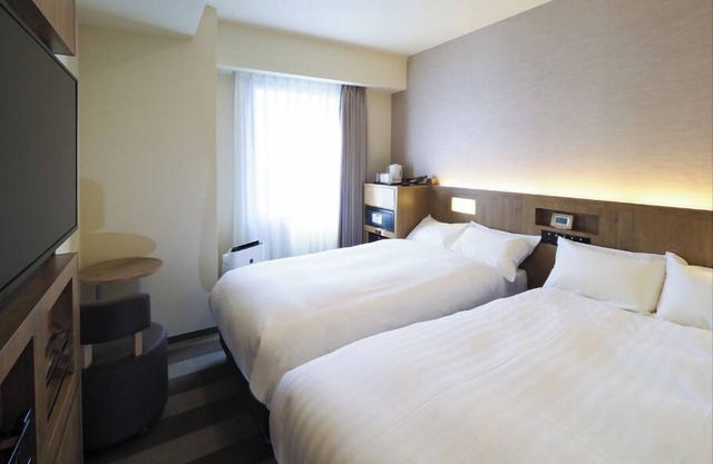 Superior 2x Singles in Yokohama Hotel
