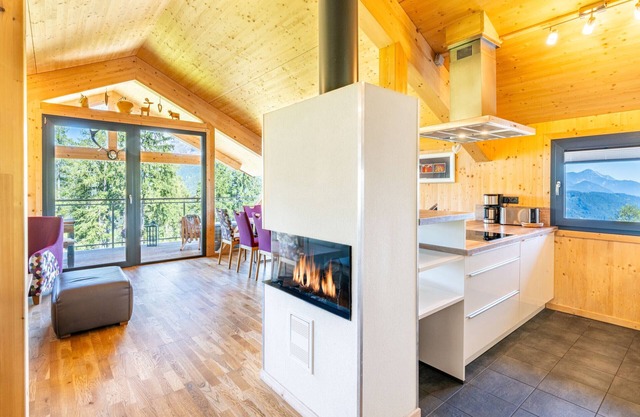 Superior Chalet # 04 with sauna & whirlpool inside
