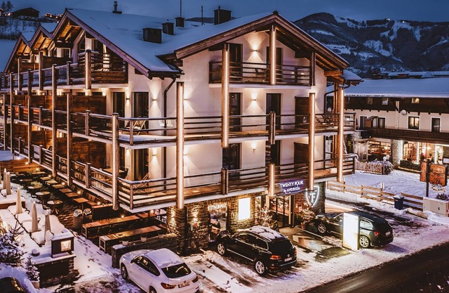 Superior Double Room - 24 by Avenida Hotel & Residences Kaprun