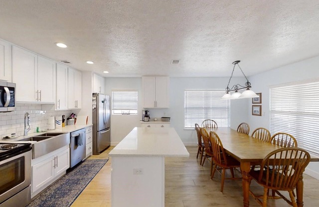 Surf Crest 20 - 4 bedroom cottage with Ocean View from extended deck!
