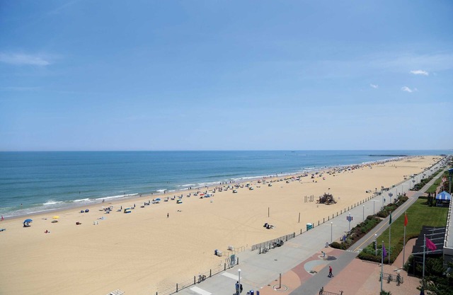 Surfbreak Virginia Beach Oceanfront, an Ascend Collection Hotel