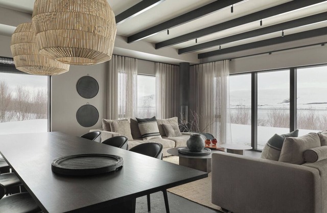 Svart Lodge - Luxury accommodation by the ocean