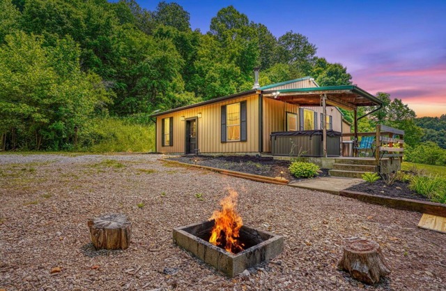 Swaying Pines Cabin with EV Charging Station