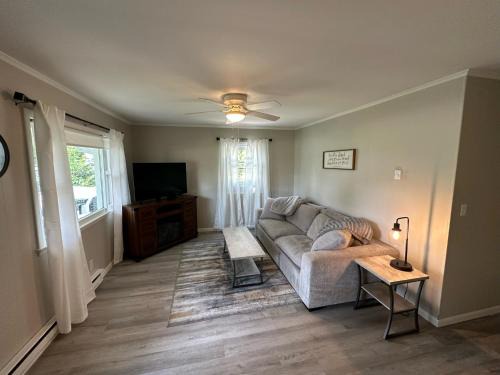 Swayzee St Suite