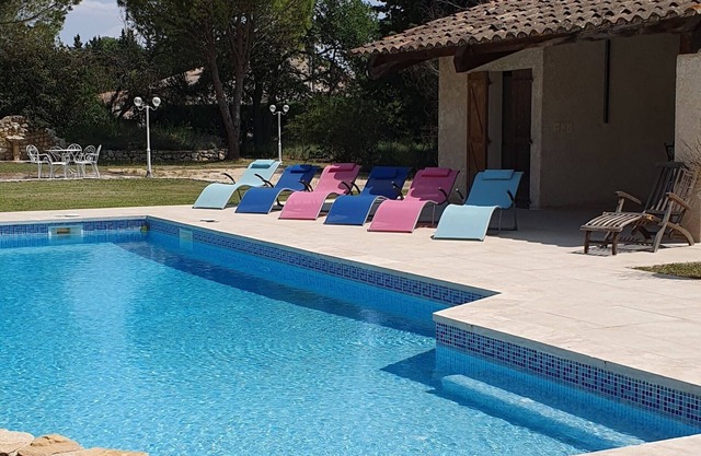 Sweet home in Provence ! Ideal for family or friendly gatherings!