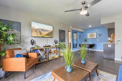 Swim & Trail Escape - Work-from-Home Ready with a King Bed & Self Check-In - C257