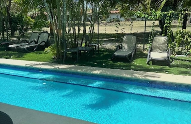 Swim Up Suite 1117 with Golf for 2 and exclusive rights to all amenities!