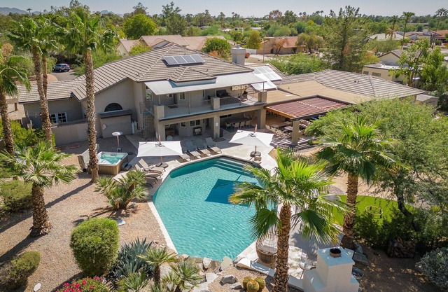 SWSS - Ultimate Neighborhood Getaway: Pool, Hot Tub, Games & Concierge Services at Luxe