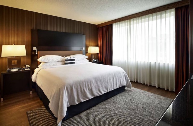 Sytlish 2 Units- Near Metro with Indoor Pool