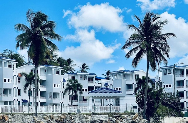 Table Rock Beachfront Penthouse Minutes from Rincon and Excellent Surfing
