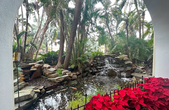 Tahitian Inn