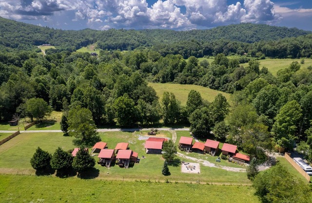 Tail of the Dragon Resort Campground Mountain View