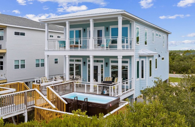 Tarpon Sound: Beachfront IP Home- Sleeps 14, Pet Friendly, New Swim Spa!