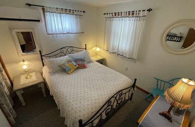 Taste of Serenity Wine Trl, Sunsets, Private Beach/Dock/Romantic views!
