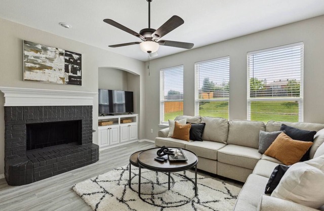 TCH - Spacious 5bd/4ba home in Celina with Office